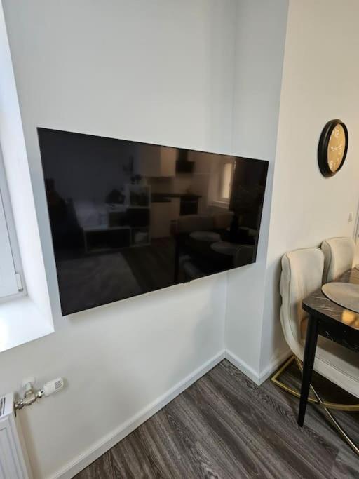 Affordable Suite In Vienna'S Hotpoint Bagian luar foto