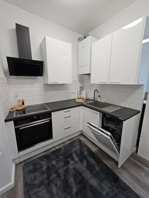 Affordable Suite In Vienna'S Hotpoint Bagian luar foto